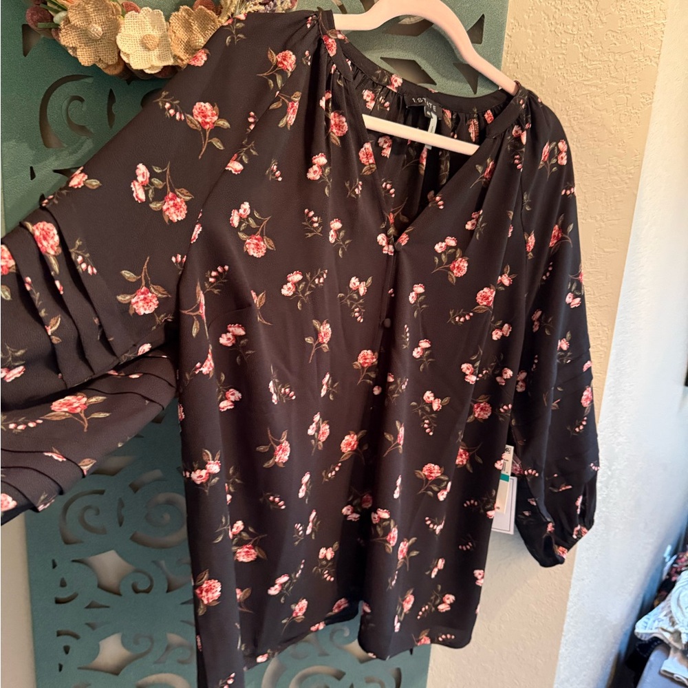 1. State Black Floral Blouse - Picture 6 of 8